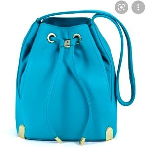 NWOT Janet Drawstring Vince Camuto Turquoise Bucket Bag